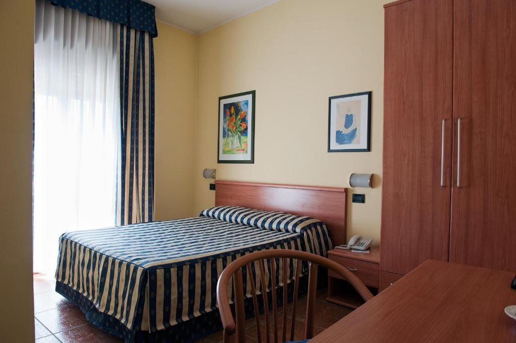 Hotel Blue Ribbon Verceil Chambre photo