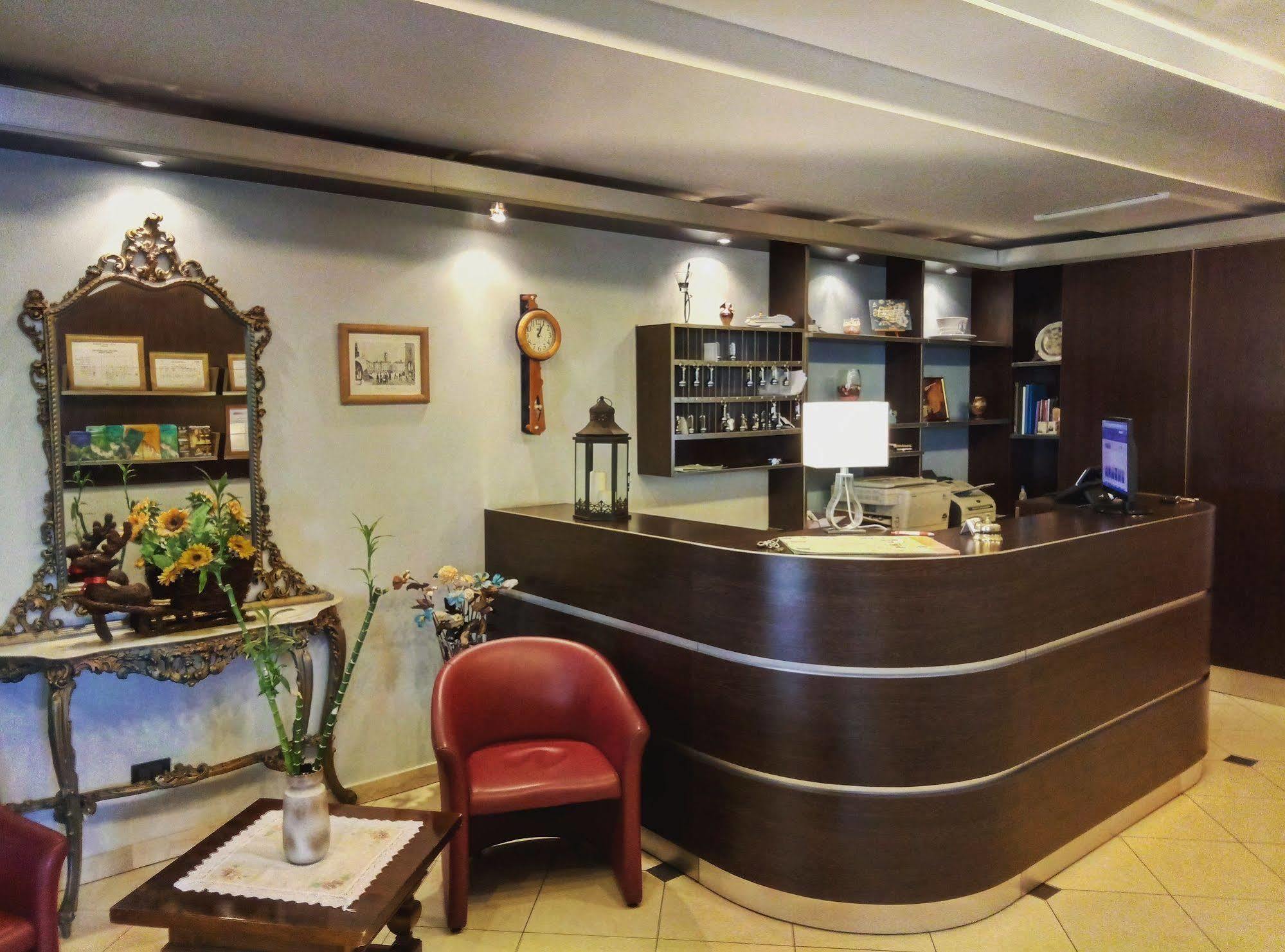 Hotel Blue Ribbon Verceil Extérieur photo