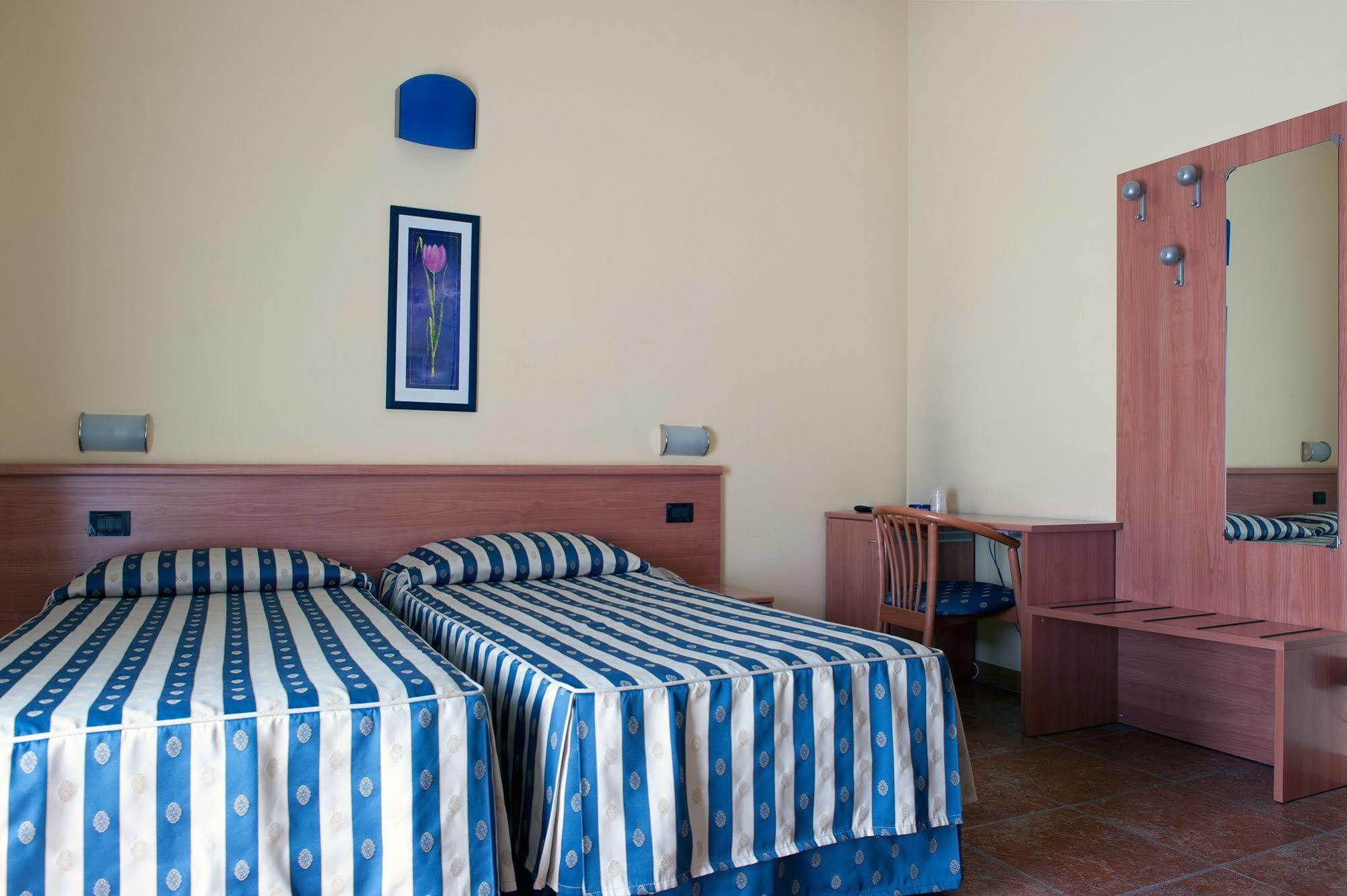 Hotel Blue Ribbon Verceil Extérieur photo